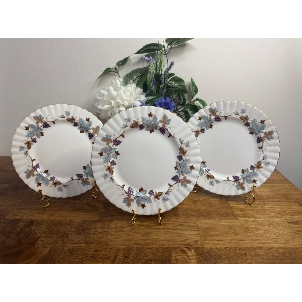 Vintage Royal Albert Lorraine Luncheon Plates Set of Three Bone China England‎